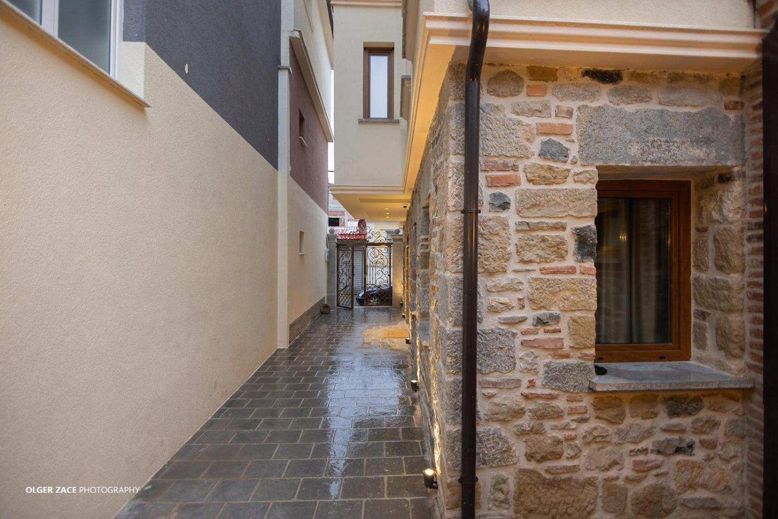 Moonlight Serenade Bed & Breakfast Korce Exterior photo