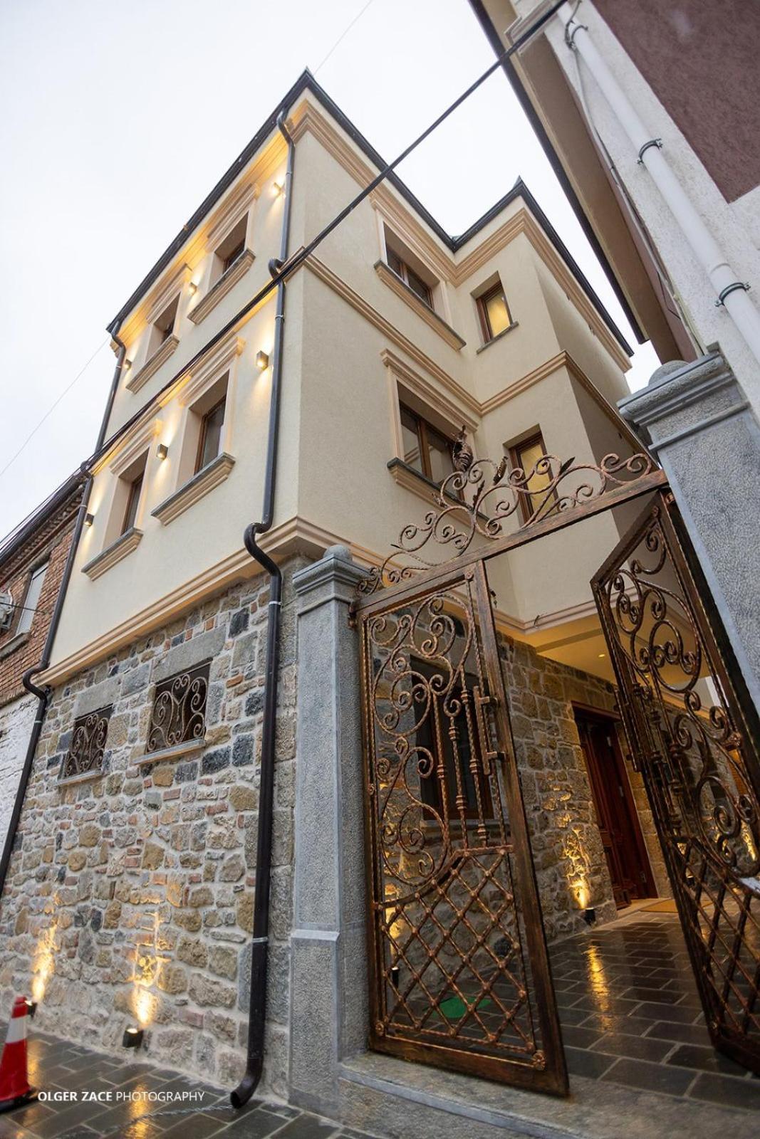 Moonlight Serenade Bed & Breakfast Korce Exterior photo